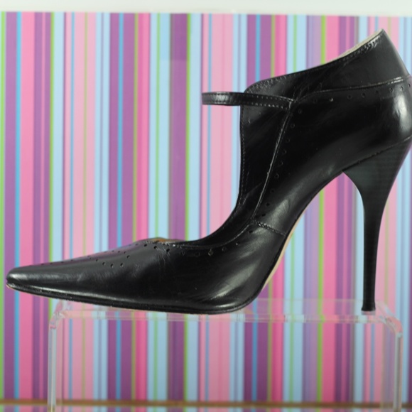 Bandolino Black Leather Heels - Picture 5 of 16